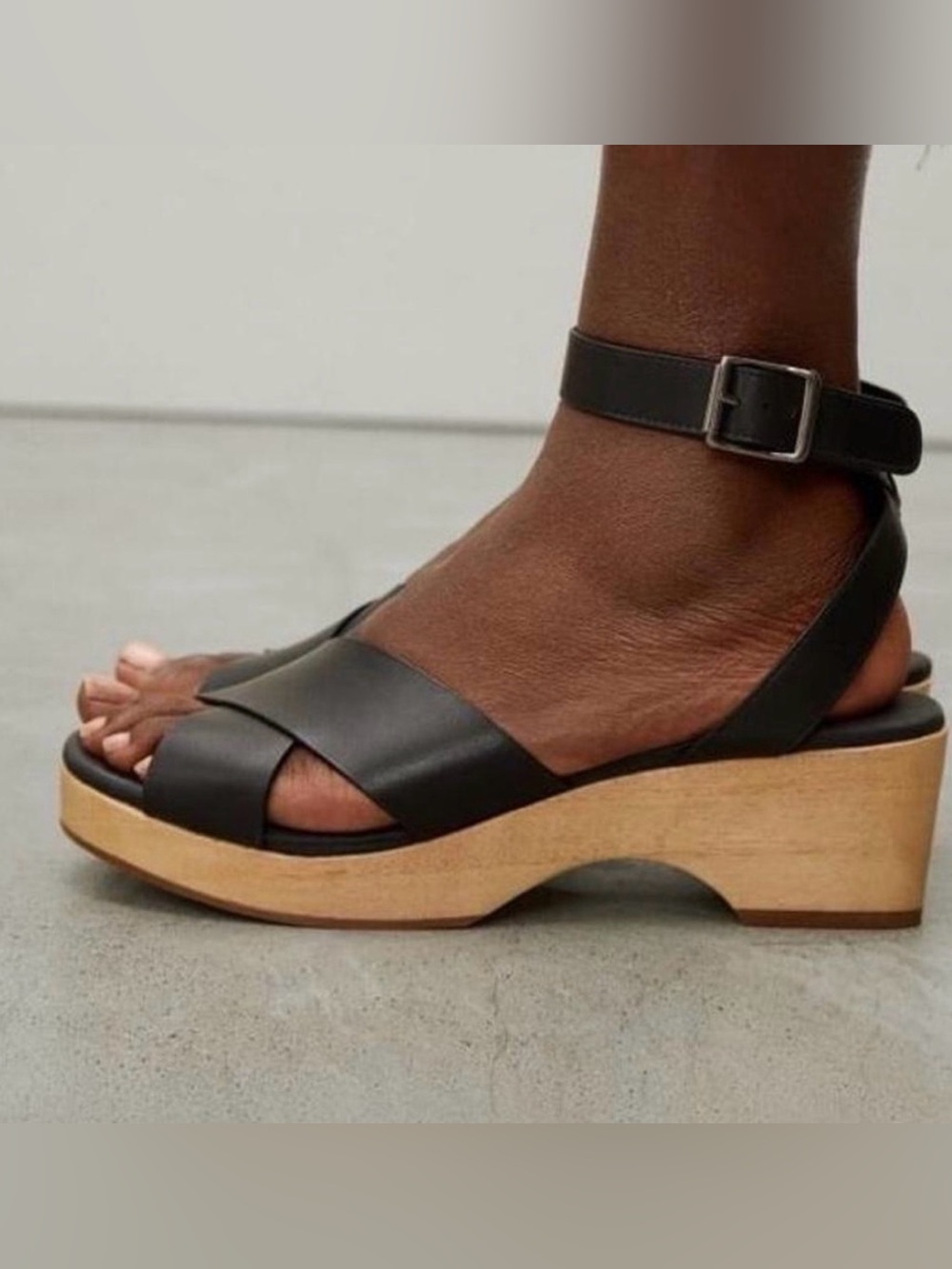 Everlane Black Leather Platform Clog Sandals